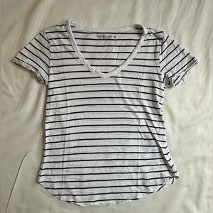 Abercrombie & Fitch Soft AF Tshirt Vneck Short sleeve women’s XS white striped